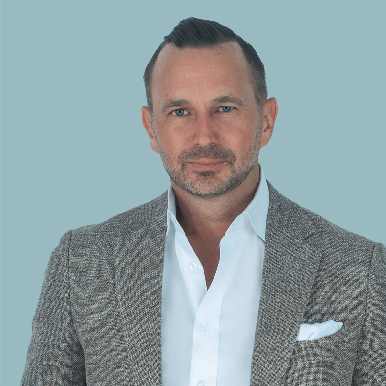 Martin Fecko, Chef, Marketing et affaires commerciales