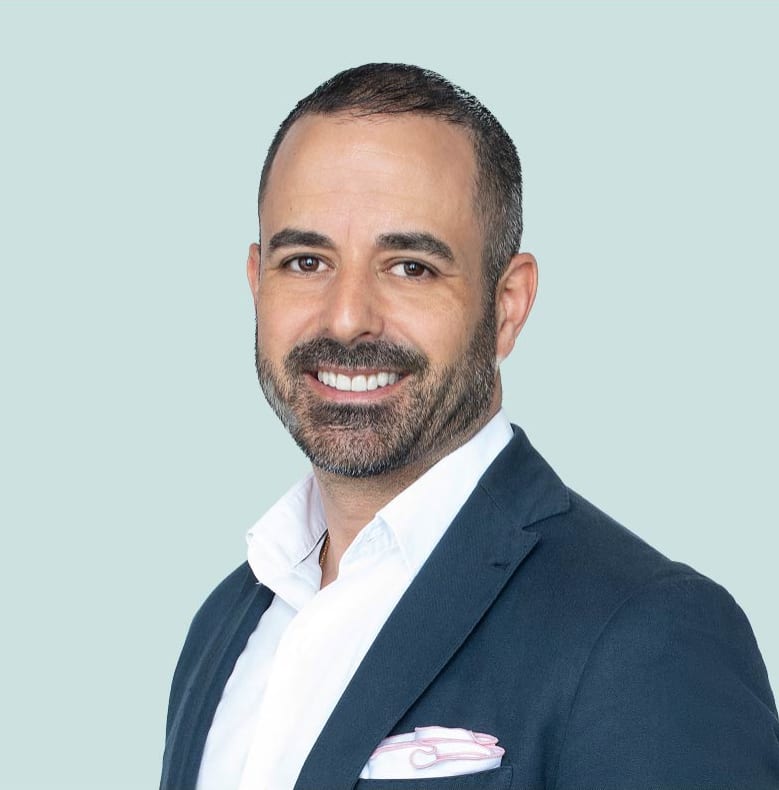 Nick Pakkidis, Vice-Président, service des approvisionnement